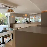 New & Beautiful Loft In Puerto Banus 마르베야
