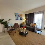 New & Beautiful Loft In Puerto Banus 마르베야