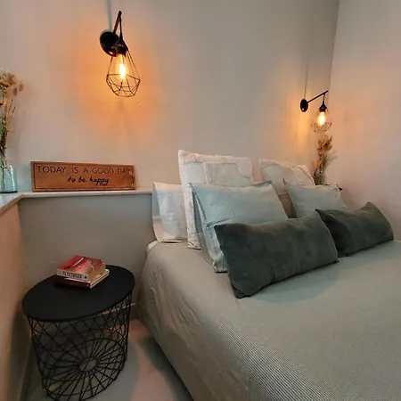 New & Beautiful Loft In Puerto Banus Апартаменты *